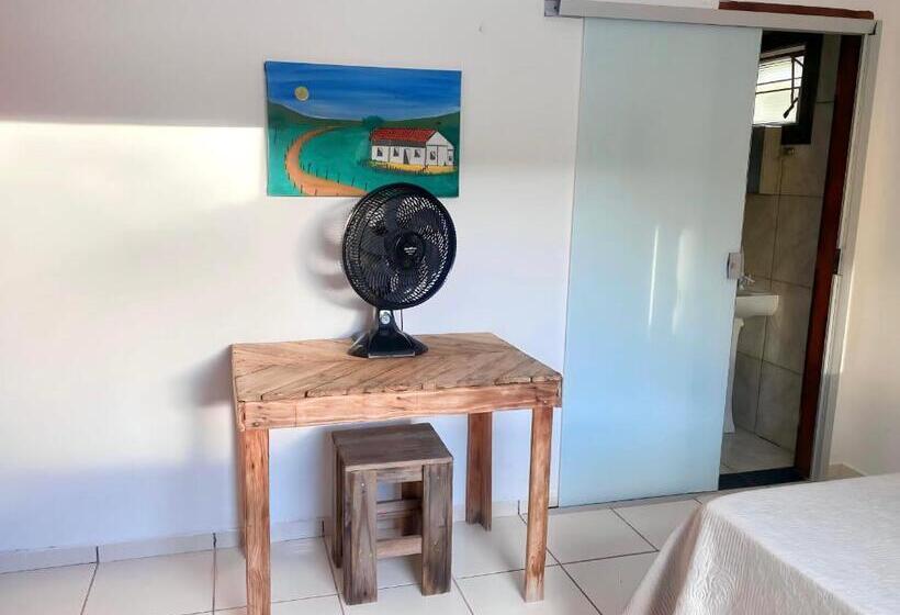Quarto Triplo Estandar, Pousada Sunflower