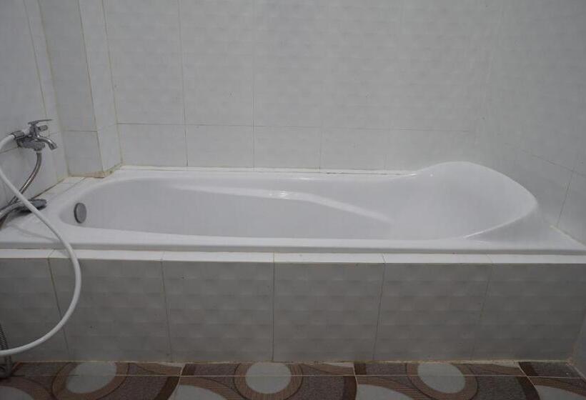 豪华套房, Oyo 93205 Kusuma Hotel And Convention Hall