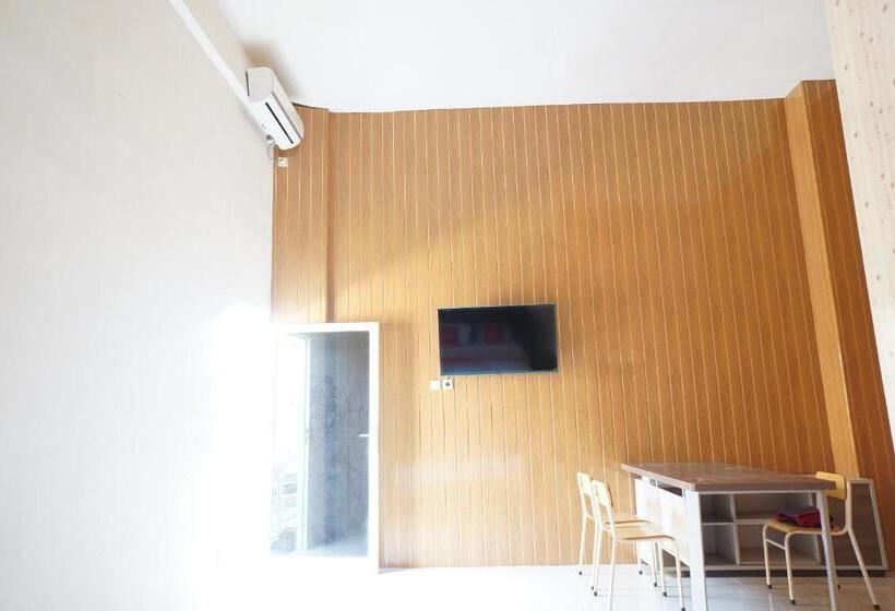 豪华套房, Oyo 93205 Kusuma Hotel And Convention Hall