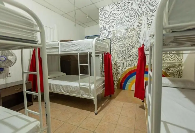 Vuode Makuusalissa, Hostel Saltwater