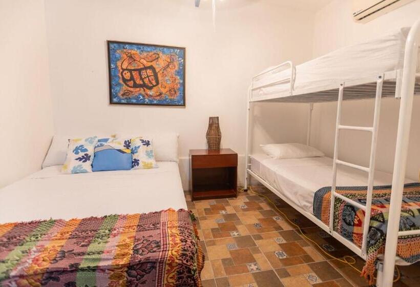Четырехместный Номер Стандарт, Hostel Saltwater