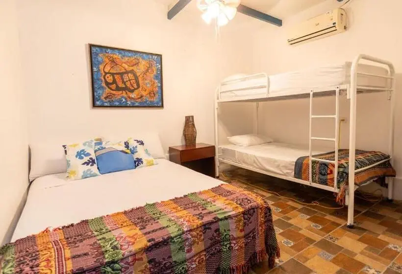 Standard Neljän Hengen Huone, Hostel Saltwater