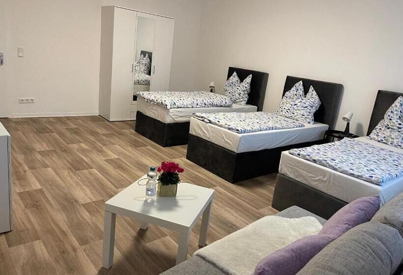 Трехместный Номер Стандарт Совместная Ванная, Monteurzimmer
