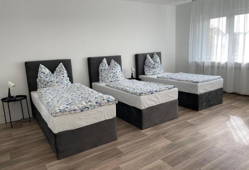 Трехместный Номер Стандарт Совместная Ванная, Monteurzimmer