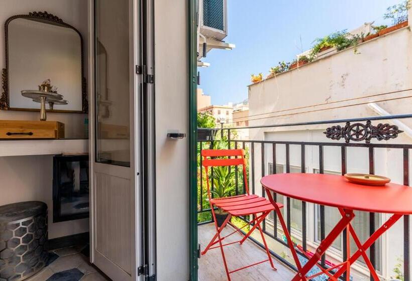 سوییت جونیور, Regina Suite