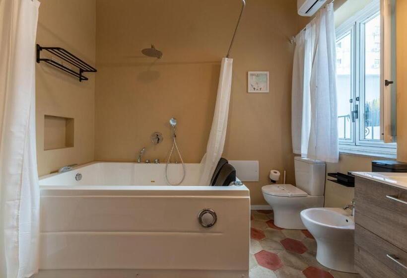 سوییت جونیور, Regina Suite
