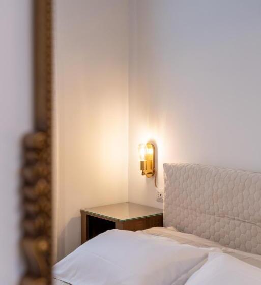 اتاق استاندارد, Regina Suite