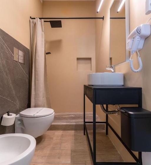 اتاق استاندارد, Regina Suite