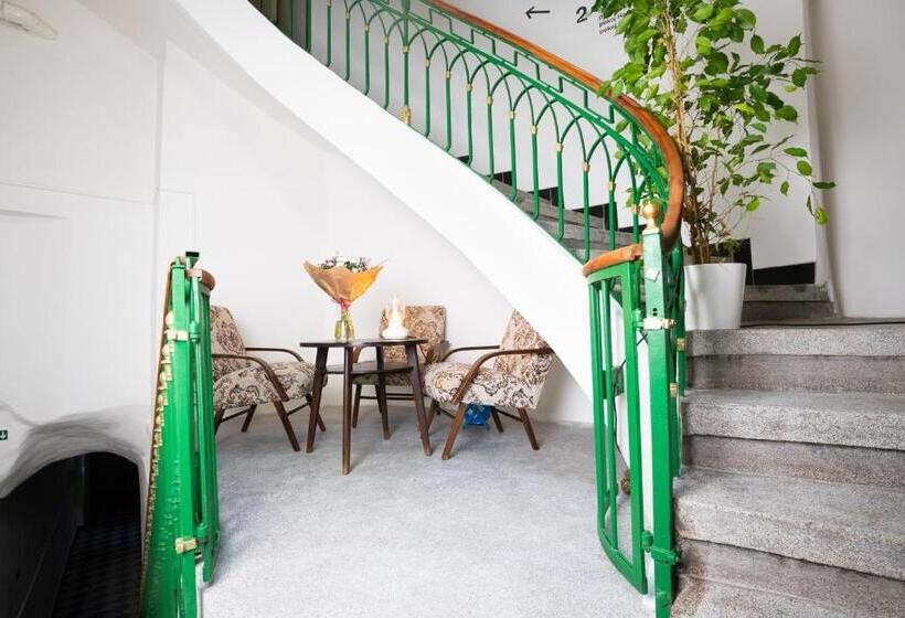 اتاق چهار تخته با دستشویی مشترک, White Wolf House Hostel & Apartments