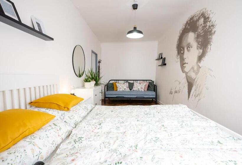 Quarto quádruplo Económico Casa de banho partilhada, White Wolf House Hostel & Apartments