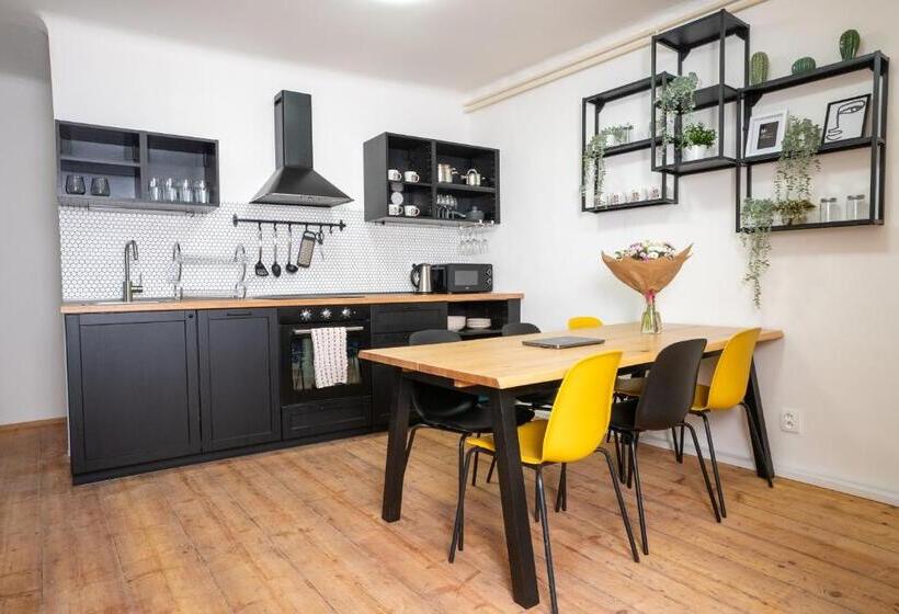 اتاق چهار تخته با دستشویی مشترک, White Wolf House Hostel & Apartments