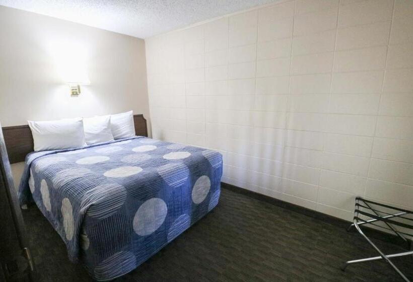 基本三人间, Bear Lodge Motel