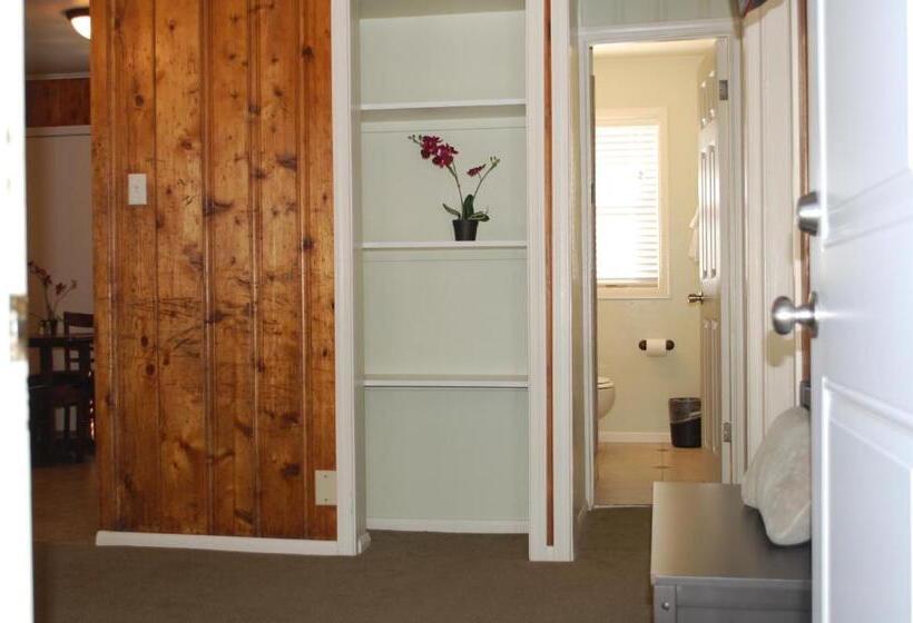 غرفة قياسية مزوَّدة بمطبخ, El Rancho Motel