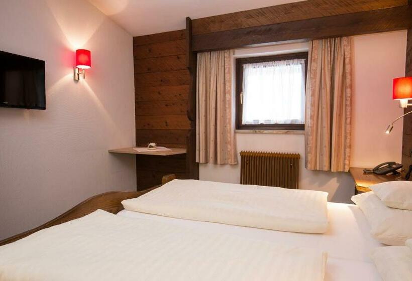 شقة غرفة واحدة, Altmünsterhof