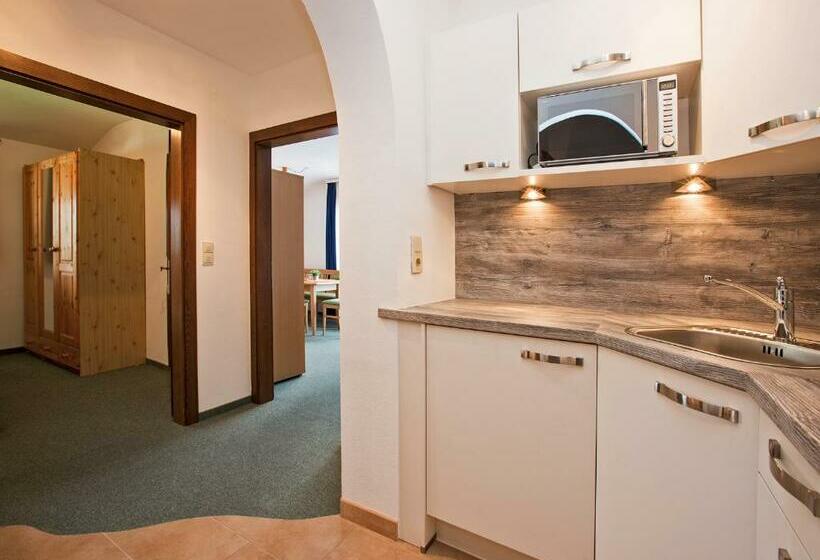 شقة غرفة واحدة, Altmünsterhof