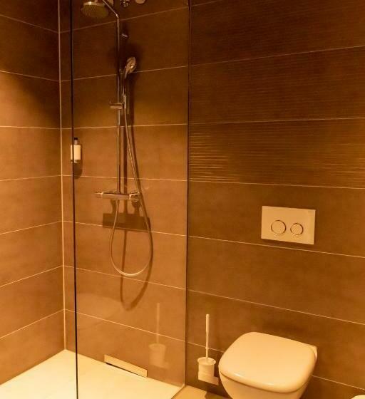 标准单人间, Campo