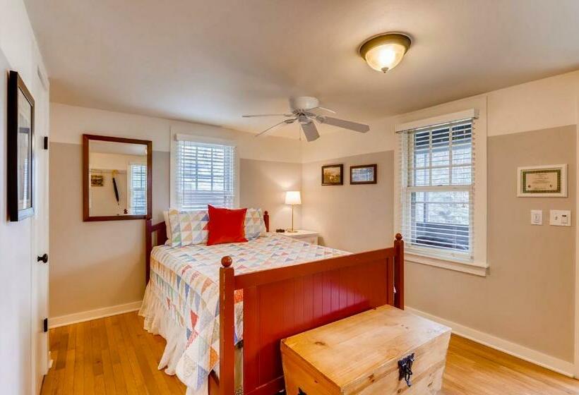 Suite, Colorado Chautauqua Cottages