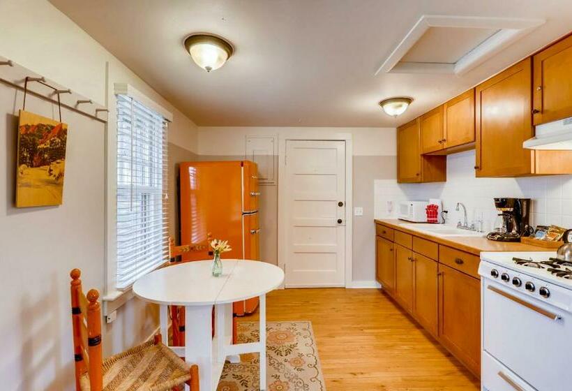 Suite, Colorado Chautauqua Cottages
