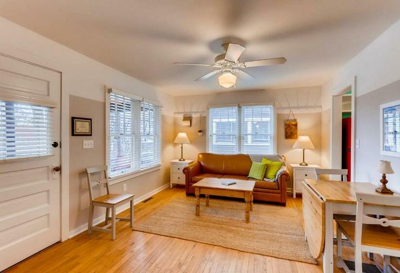 2 Bedroom House, Colorado Chautauqua Cottages