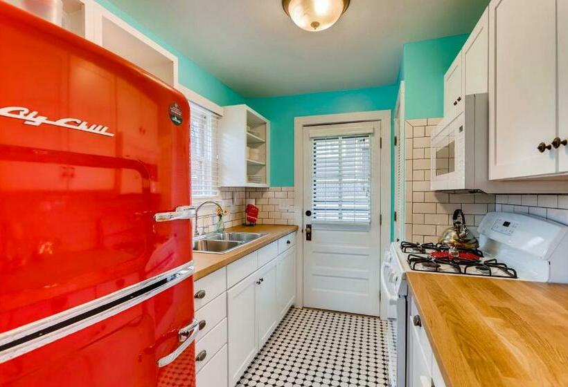 2 Bedroom House, Colorado Chautauqua Cottages