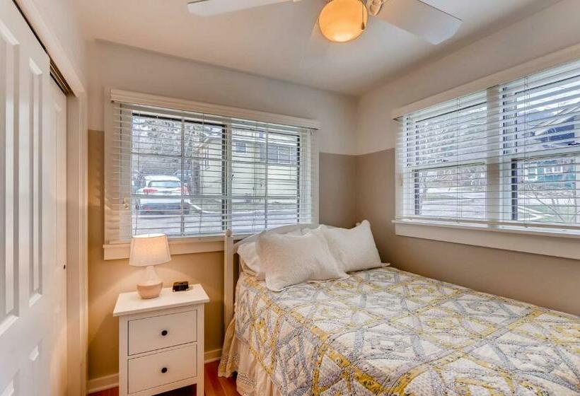 2 Bedroom House, Colorado Chautauqua Cottages