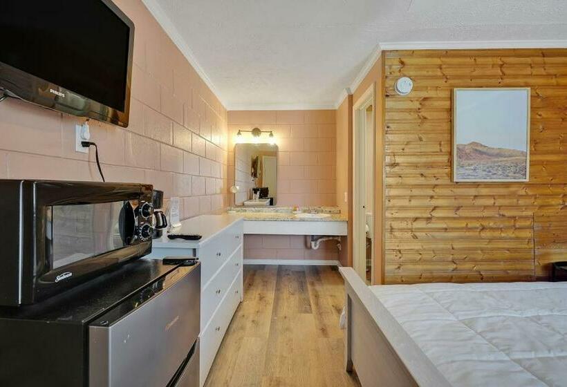 Номер Стандарт, Dry Dock Inn