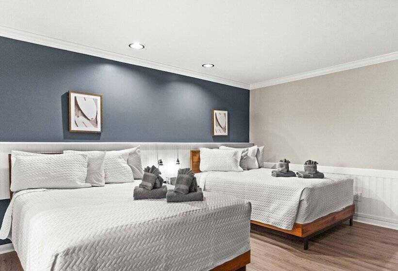 Четырехместный номер Премиум, Dry Dock Inn