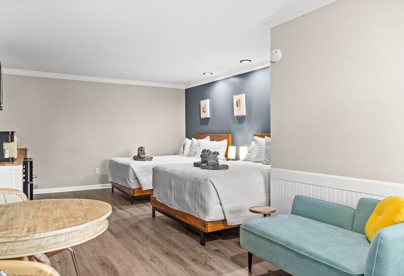 Четырехместный номер Премиум, Dry Dock Inn