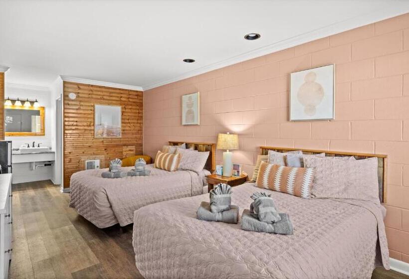 Номер Стандарт, Dry Dock Inn