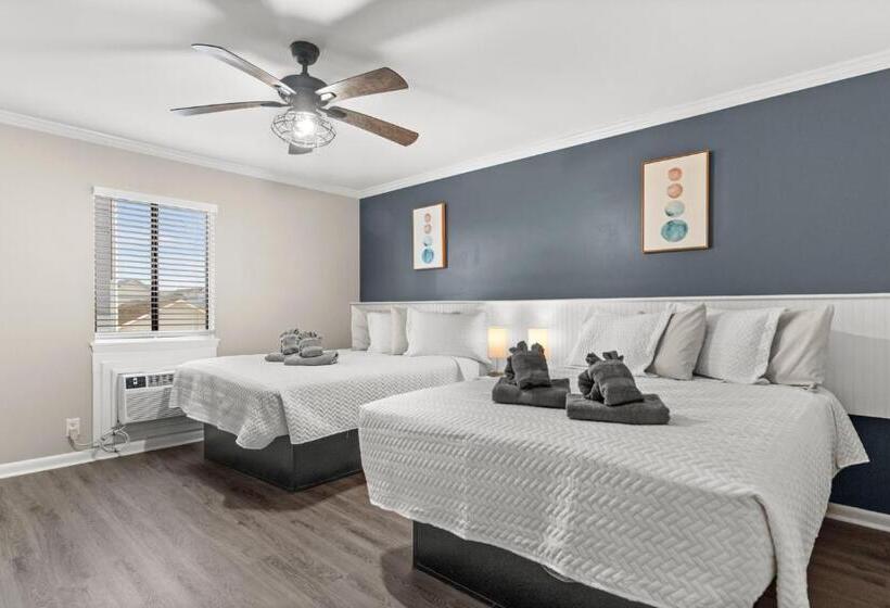 Четырехместный Номер Стандарт, Dry Dock Inn