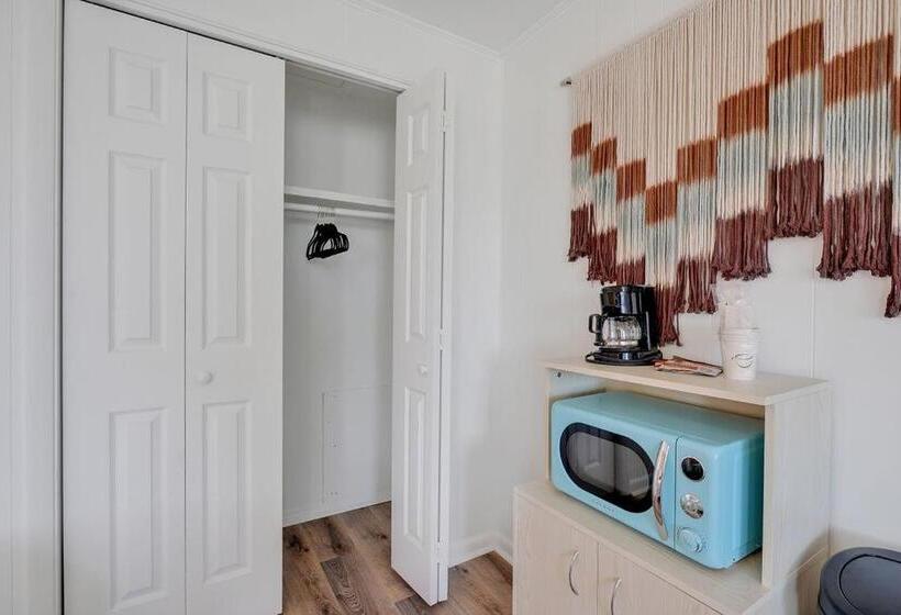 Люкс Кровать Кинг, Dry Dock Inn