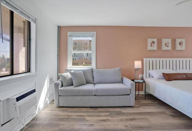 Люкс Кровать Кинг, Dry Dock Inn