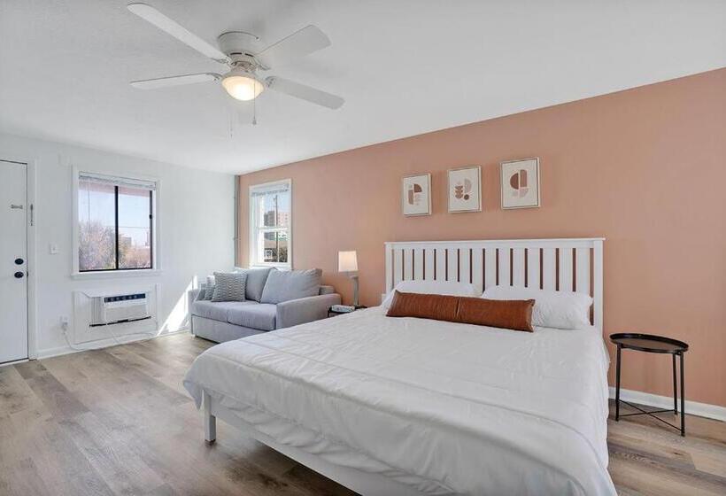 Люкс Кровать Кинг, Dry Dock Inn