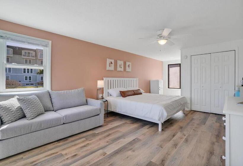 Люкс Кровать Кинг, Dry Dock Inn