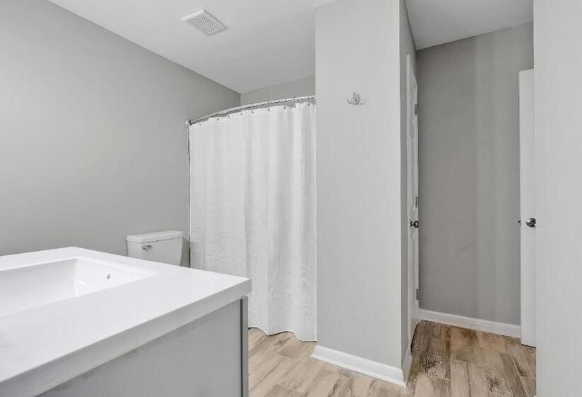 Апартаменты 1 Спальня с Балконом, Dry Dock Inn