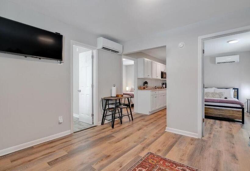 Апартаменты 1 Спальня с Балконом, Dry Dock Inn