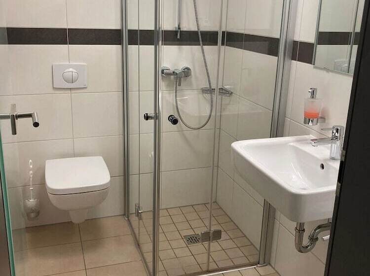 标准单人间, Gleiseins