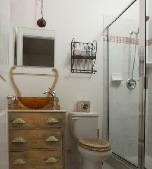 غرفة قياسية, Inn On The Avenue