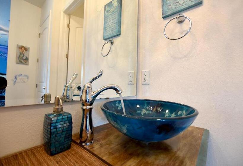 جناح سرير كينج, Inn On The Avenue