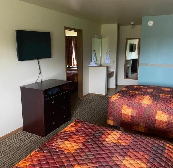 Quarto Triplo Estandar, Malibu Inn