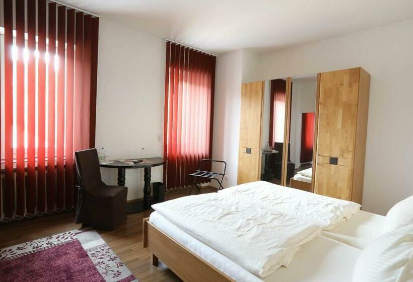 Quarto Estandar, Pension Leonardo