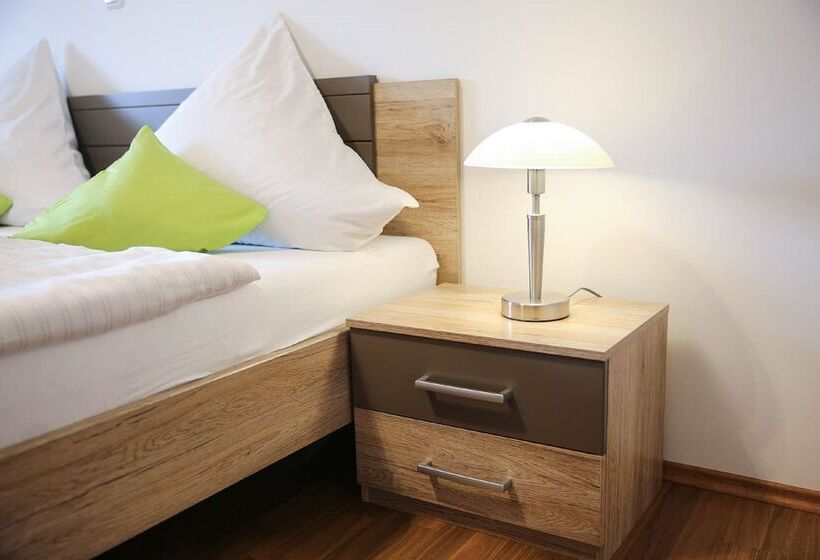 Quarto Estandar Individual, Pension Leonardo