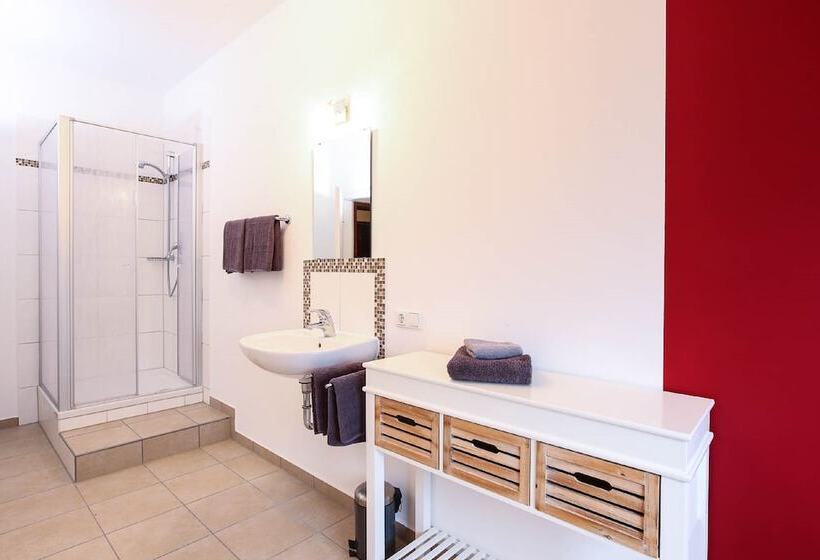 Quarto Estandar Individual, Pension Leonardo