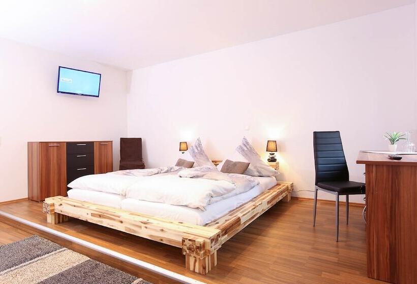 Номер Стандарт, Pension Leonardo
