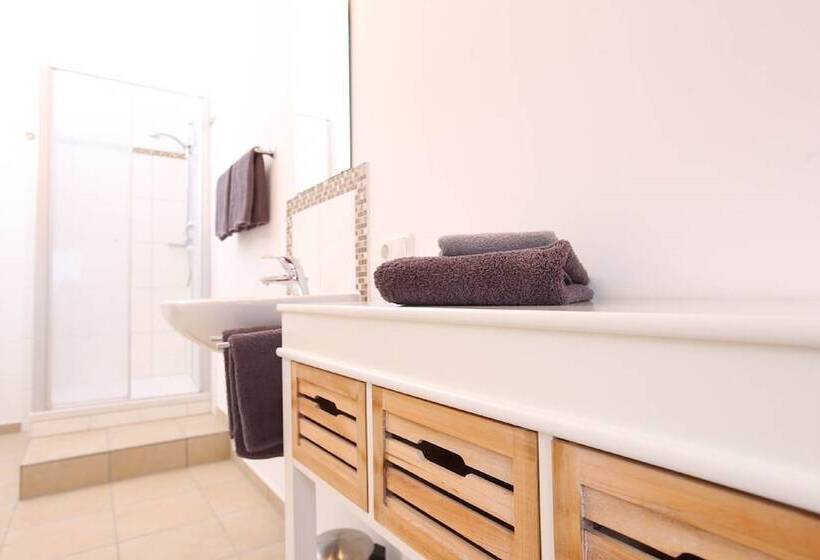 Quarto Estandar Individual, Pension Leonardo