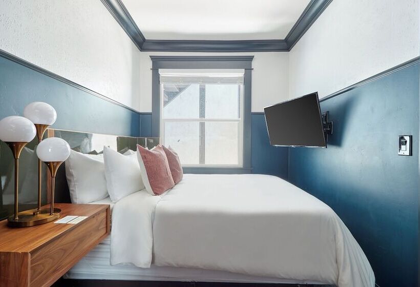 חדר בסיסי, Sonder The Baker