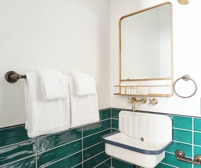 חדר סטנדרט, Sonder The Baker