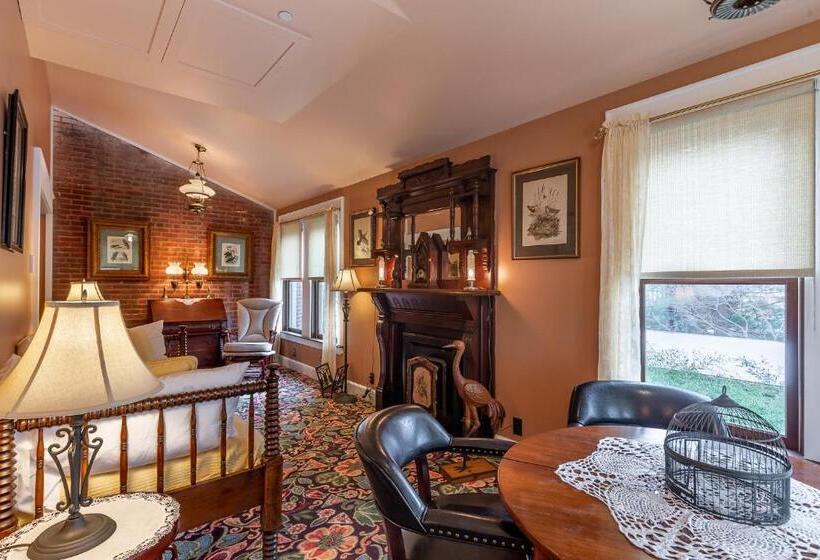 غرفة سوبيريور, Steele Mansion Inn & Gathering Hub