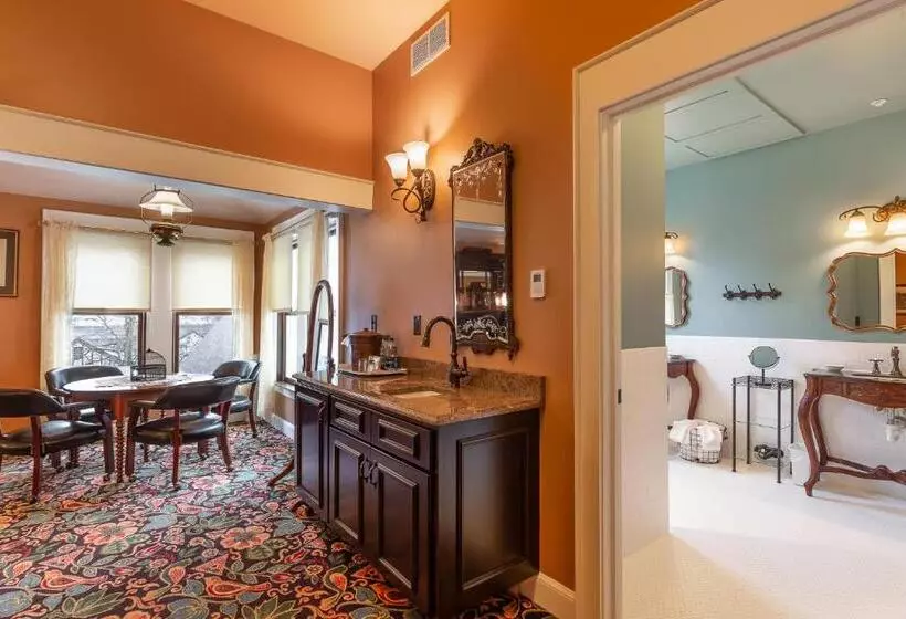 Superior-huone, Steele Mansion Inn & Gathering Hub