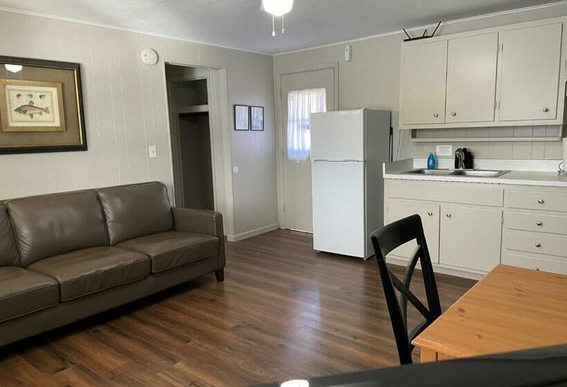 キャビン, Sunset Beach Resort